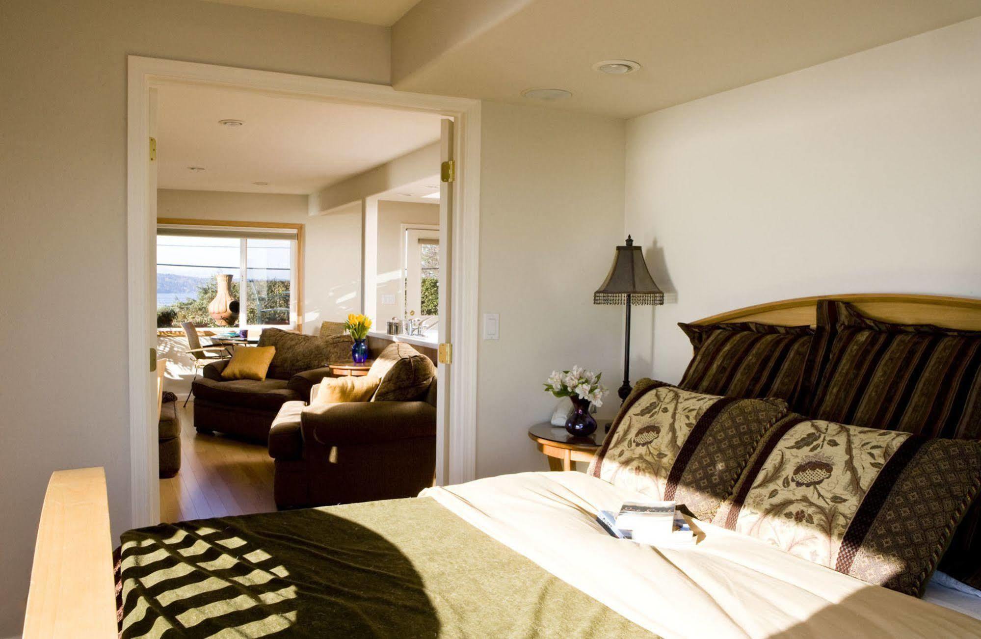 Three Tree Point Bed And Breakfast Burien Екстер'єр фото